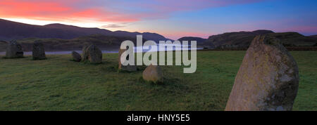 Herbst, Oktober, November, Misty Dawn Landscape Castlerigg alten Steinkreis, in der Nähe von Keswick Town, Nationalpark Lake District, Cumbria County, Engl Stockfoto