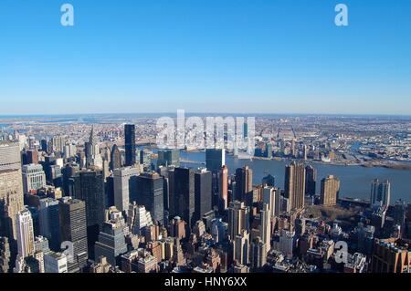 Die Aussicht vom Empire State Building auf die Skyline von New York Stockfoto