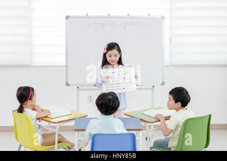 Englisch-Kurs im kindergarten Stockfoto