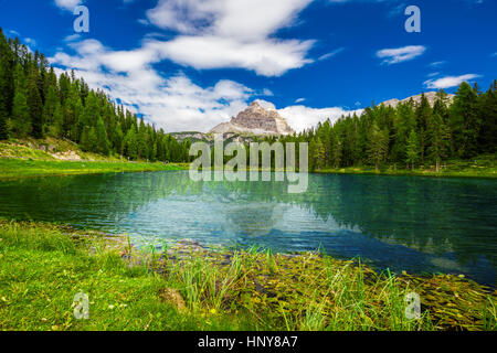 Blick auf Lago Antorno und The Tre Cime di Lavaredo in Dolomiten, Italien, Europa Stockfoto