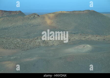 Timanfaya Nationalpark ist Spanisch National Park auf Lanzarote Insel. den Park ganz oben ist der vulkanische Boden. touristische Attraktion Stockfoto