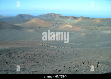 Timanfaya Nationalpark ist Spanisch National Park auf Lanzarote Insel. den Park ganz oben ist der vulkanische Boden. touristische Attraktion Stockfoto