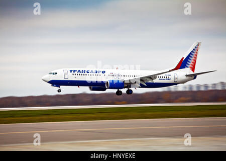 Moskau, Russland - Oktober 2012: "Transaero" Flugzeug Unternehmen auf dem internationalen Flughafen "Scheremetjewo" Stockfoto