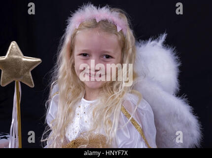 Model Release, näher, 7 Jahre, als Engel Verkleidet - Weihnachtsengel Stockfoto