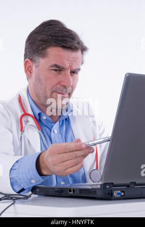 Model Release, Arzt Mit Laptop - Arzt mit laptop Stockfoto