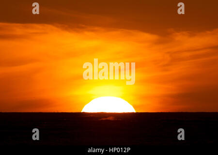 Sonnenuntergang über dem Atlantik von Orkney-Inseln gesehen Stockfoto