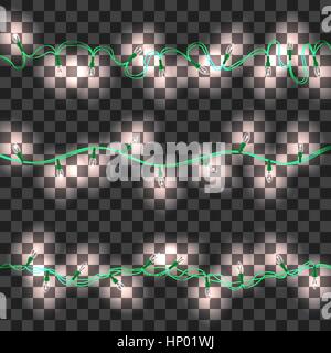 Satz von weißen glänzenden Girlande Lichter mit Halterungen auf transparenten Hintergrund isoliert. Weihnachten, Silvester Party Dekoration realistische Design-Elemente. G Stock Vektor
