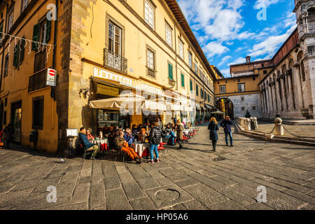 Bar in der Altstadt von Lucca in der Toskana Stockfoto