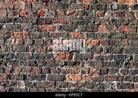 verfallenen alten Backsteinmauern der Liverpool Docks Dockland uk Stockfoto