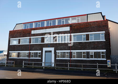 Regency alten 50er Jahre Hausfassade auf modernes Bürogebäude Liverpool uk Stockfoto