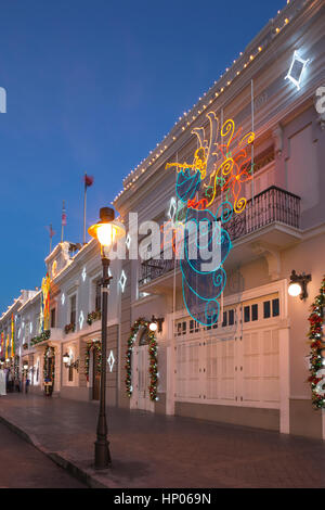 WEIHNACHTEN NEON DEKORATIONEN CASA ALCALDIA DE PONCE INNENSTADT PONCE PUERTO RICO Stockfoto