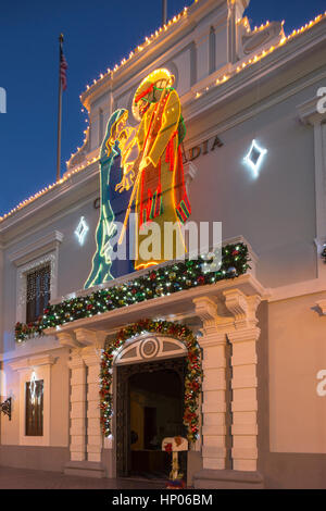 WEIHNACHTEN NEON DEKORATIONEN CASA ALCALDIA DE PONCE INNENSTADT PONCE PUERTO RICO Stockfoto