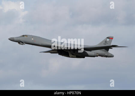 Rufzeichen "Rama 72", fährt ein Rockwell B-1 b Lancer RAF Mildenhall nach Umleitung im Anschluss an ein Problem ein paar Tage vor. Stockfoto