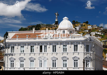 Quito - die Hauptstadt von Ecuador. Quito ist eine Beautifllly Stadt, voller historischer Denkmäler und architektonischen Schätze. Stadtbild - Altstadt- Stockfoto