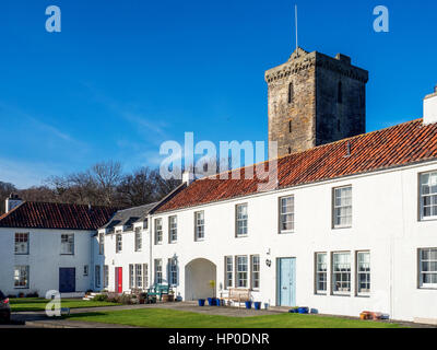 St-Leibeigenen, die alte Pfarrkirche und Hütten am Ha in Dysart Fife Schottland zu schwenken Stockfoto