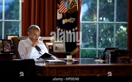 Präsident BARACK OBAMA im Oval Office. Foto: Pete Souza/White House Stockfoto