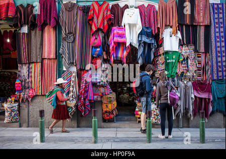 Mercado de Las Brujas (Hexenmarkt), Souvenirs, La Paz, Bolivien Stockfoto