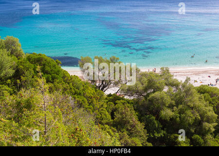 Der kleine Strand von Cala Fuili, Golf von Orosei, Nationalpark Gennargentu, Nuoro, Sardinien, Italien. Stockfoto