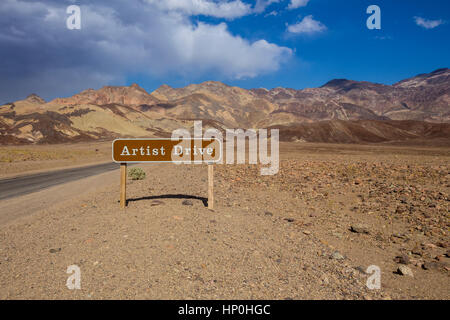 Willkommen Zeichen, Scenic Drive, artist Drive, schwarze Berge, Death Valley National Park, Death Valley, Kalifornien, USA, Nordamerika Stockfoto