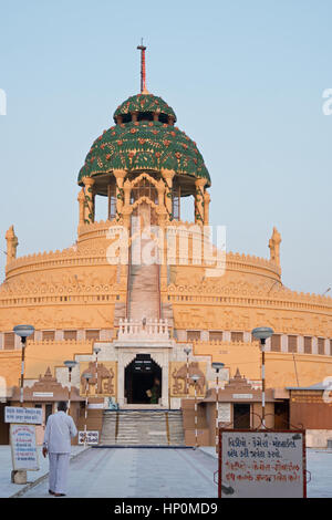 Samovsara Mandir-Tempel in Palitana in Gujarat, eine heilige Stätte in der Jain-Religion, die Pilger nach Indien von auf der ganzen Welt anzieht Stockfoto