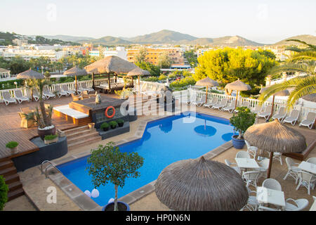 MALLORCA, Spanien - 16 Juli: Wasserbecken im Boutique-Hotel Bon Repos in Santa Ponsa, Mallorca. 16. Juli 2016 Stockfoto