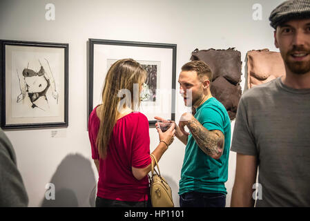 Freitag-Auftakt in der Innenstadt von Lancaster, PA.  Monatliche Feier der Künste und Künstler in Galerien und Läden. Stockfoto