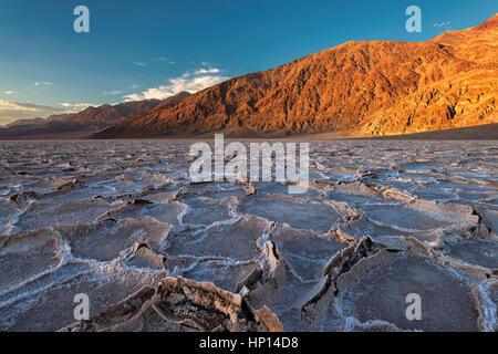 Sonnenuntergang am Badwater Basin, Death Valley Nationalpark Stockfoto