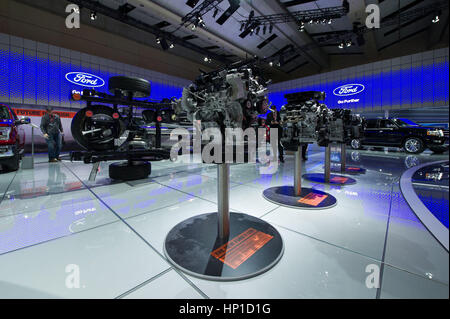 Toronto, Kanada. 16. Februar 2017. Ford F150 Motor auf dem Display während 2017 Canadian International Autoshow Medienvorschau Tag im Toronto Metro Convention Centre. Dominic Chan/EXimages/Alamy Live-Nachrichten Stockfoto