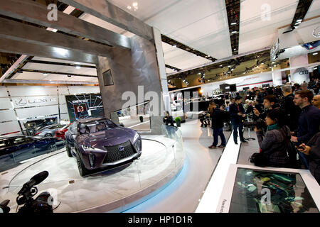 Toronto, Kanada. 16. Februar 2017. Lexus-UX-Konzept vorgestellt, während 2017 Canadian International Autoshow Medienvorschau Tag im Toronto Metro Convention Centre. Dominic Chan/EXimages/Alamy Live-Nachrichten Stockfoto