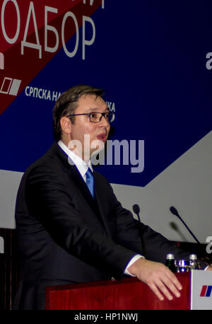 Belgrad, Serbien. 17. Februar 2017. Serbischer Ministerpräsident Aleksandar Vucic hält eine Rede auf der Sitzung des Lenkungsausschusses der serbische Fortschrittspartei in Belgrad, Serbien, am 17. Februar 2017. Serbischer Ministerpräsident Aleksandar Vucic eingegeben offiziell die Präsidentschaftswahl, nachdem der Lenkungsausschuss seine serbische Fortschrittspartei (SNS) den Vorschlag einstimmig, ihn ein Kandidat am Freitag. Bildnachweis: Nemanja Cabric/Xinhua/Alamy Live-Nachrichten Stockfoto