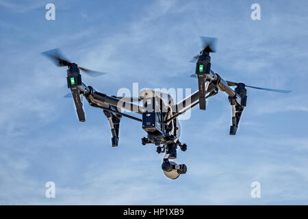DJI-Drohne Phantom zu inspirieren, über dem Himmel Stockfoto