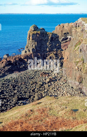 Felsige Küste der Halbinsel Treshnish auf der Isle of Mull in der Inneren Hebriden in Schottland Stockfoto