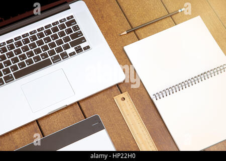 Arbeit Platz leer Notebook für Idee auf hölzernen backgroud Stockfoto