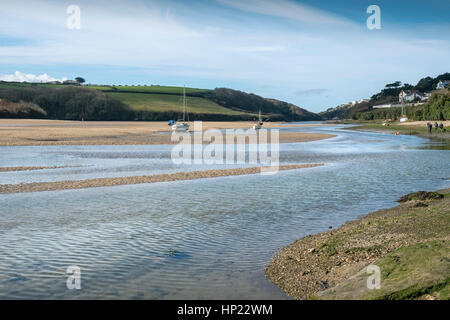 Das Flussbett bei Ebbe an der Mündung der Gannel freigelegt. Newquay, Cornwall, UK. Stockfoto