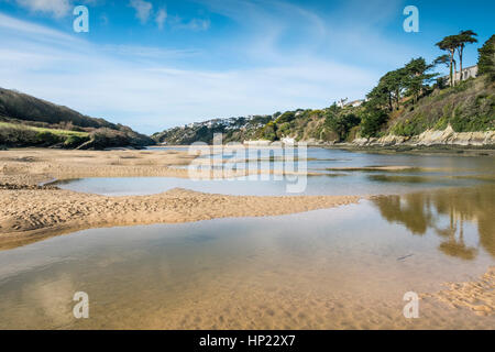 Sandbänken bei Ebbe an der Mündung der Gannel freigelegt. Newquay, Cornwall, UK. Stockfoto