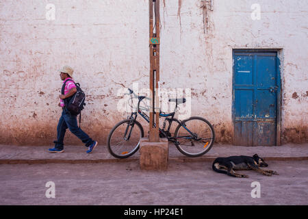 Straßenszene in San Pedro de Atacama Dorf, Atacama-Wüste. Region de Antofagasta. Chile Stockfoto