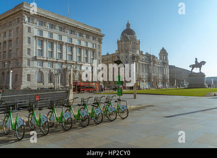 Die Hafen-Skyline am Albert Dock in Liverpool Stockfoto