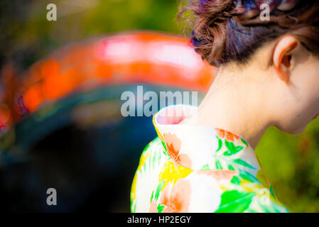 Nahaufnahme der Trägerin in Kimono in Kyoto Stockfoto