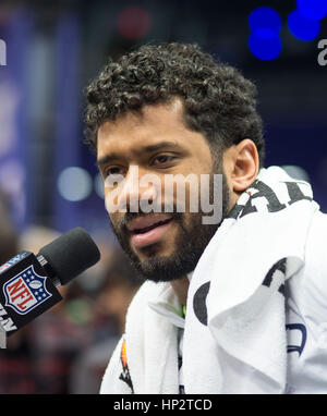 Seattle Seahawks Quarterback Russell Wilson ist am Super Bowl Media Day am 27. Januar 2015 in Phoenix, Arizona interviewt. Foto von Francis Specker Stockfoto
