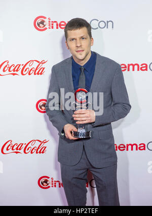 Schauspieler Jesse Eisenberg, Empfänger des männlichen Star of the Year Award, besucht die CinemaCon Big Screen Achievement Awards im Caesars Palace in Las Stockfoto