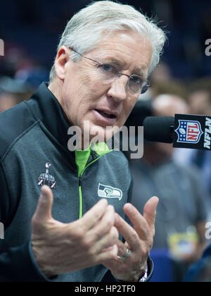 Seattle Seahawks Coach Pete Carroll ist am Super Bowl Media Day am 27. Januar 2015 in Phoenix, Arizona interviewt. Foto von Francis Specker Stockfoto