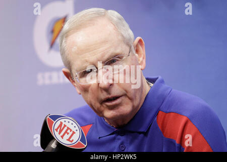 New York Giants Head Coach Tom Coughlin spricht zu den Medien in den Super Bowl XLVI Media Day in Indianapolis, Indiana am 31. Januar 2012. Francis Specker Stockfoto