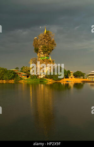 Kyauk Ka Lat Pagode, Hpa-an, Myanmar, Asien |  Kyauk Kalat Pagode, Hpa-an, Myanmar, Asien Stockfoto