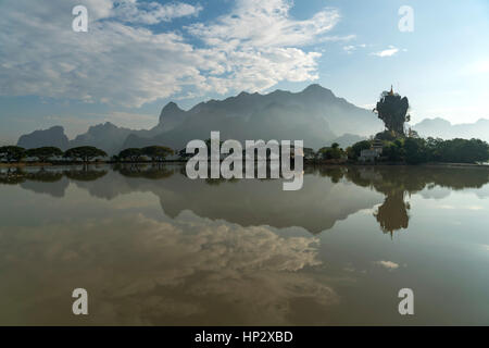 Kyauk Ka Lat Pagode, Hpa-an, Myanmar, Asien |  Kyauk Kalat Pagode, Hpa-an, Myanmar, Asien Stockfoto