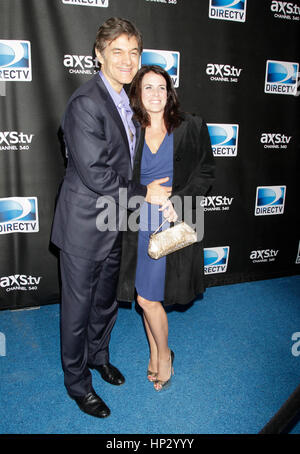 Dr. Mehmet Oz und seine schwangere Frau, Lisa, kommen für die Directv Super Saturday Night Party am 2. Februar 2013, in New Orleans, Louisiana. Foto von Francis Specker Stockfoto