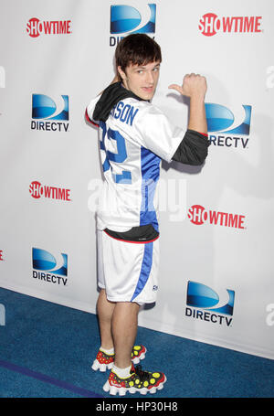 Josh Hutcherson kommt auf dem roten Teppich für Directv siebten jährlichen Celebrity Beach Bowl im 2. Februar 2013, in New Orleans, Louisiana. Foto von Francis Specker Stockfoto