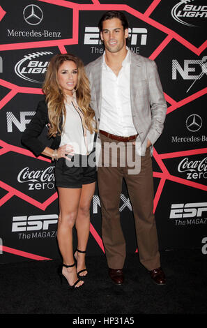 Country-Sängerin Jessie James und NFL-Football-Spieler Eric Decker kommen bei den ESPN The Magazine "Next" Super Bowl Party am 1. Februar 2013, in New Orleans, Louisiana. Foto von Francis Specker Stockfoto