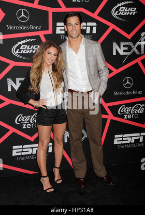 Country-Sängerin Jessie James und NFL-Football-Spieler Eric Decker kommen bei den ESPN The Magazine "Next" Super Bowl Party am 1. Februar 2013, in New Orleans, Louisiana. Foto von Francis Specker Stockfoto