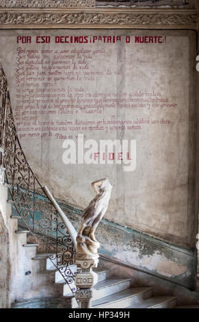 Revolutionär, politisch, Propaganda, Botschaft von Fidel Castro, im Eingang des Restaurants Paladar La Guarida, Centro Habana, Havanna, Kuba. Stockfoto