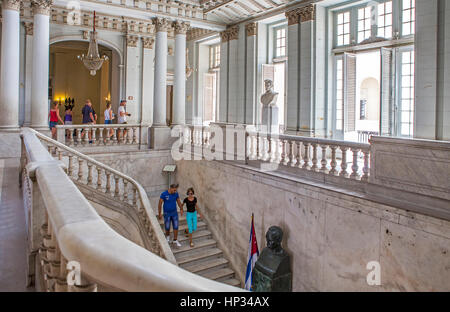 View Of The ehemaligen kubanischen Presidential Palace Interiors, jetzt ist das Museum der Revolution (Museo De La Revolucion). La Habana, Kuba. Stockfoto